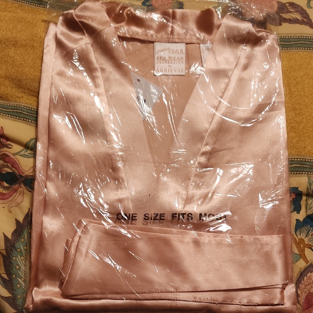Adrienne Vittadini Satin Robe in Blush Pink